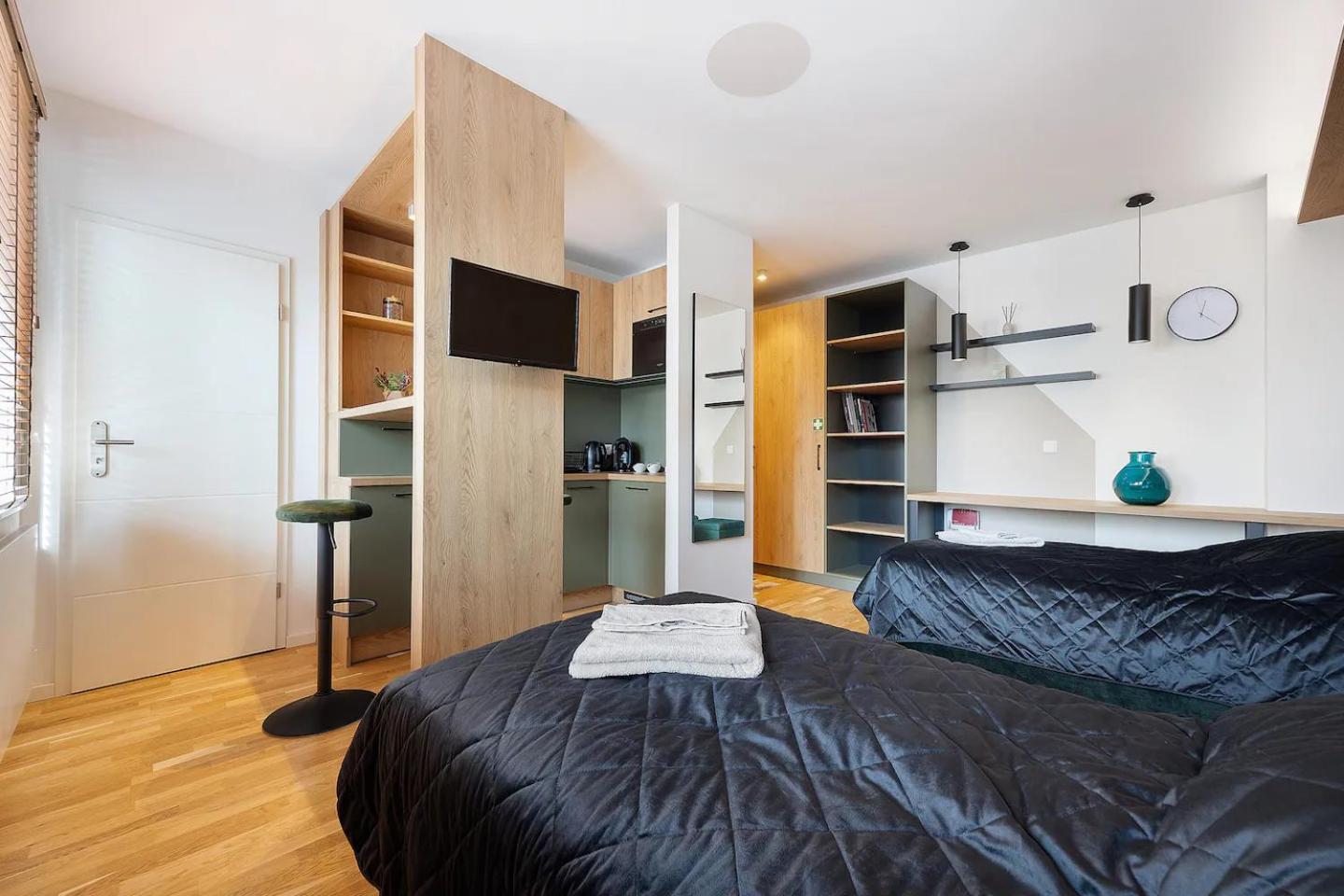M&M Living In Hannover City Exterior photo